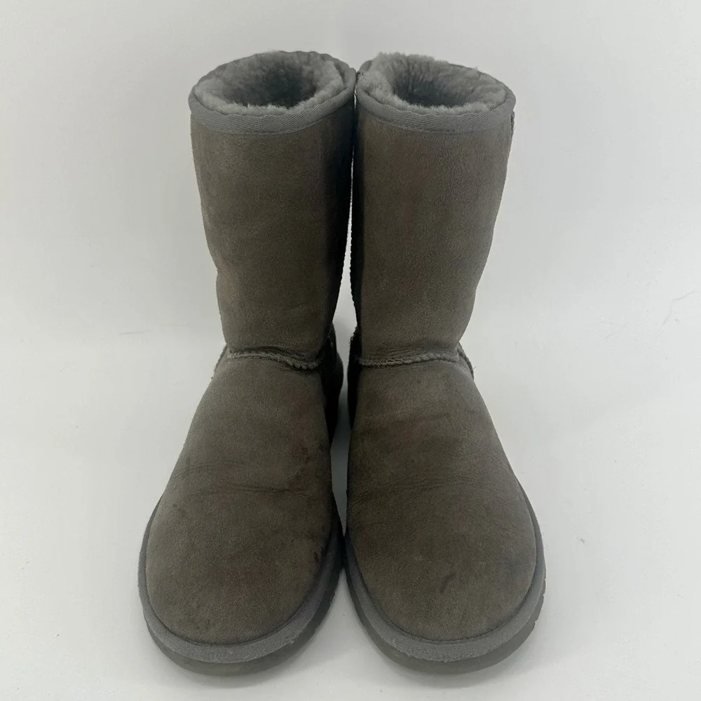 UGG Classic Short Boot Women Size 9 Grey Suede Sheepskin Shearling Mid Calf 5825